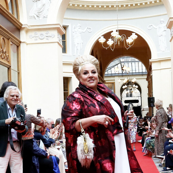 Marianne James - Défilé "Over Fifty... et alors !" à la galerie Vivienne à Paris le 17 Juin 2019. © Dominique Jacovides/Bestimage