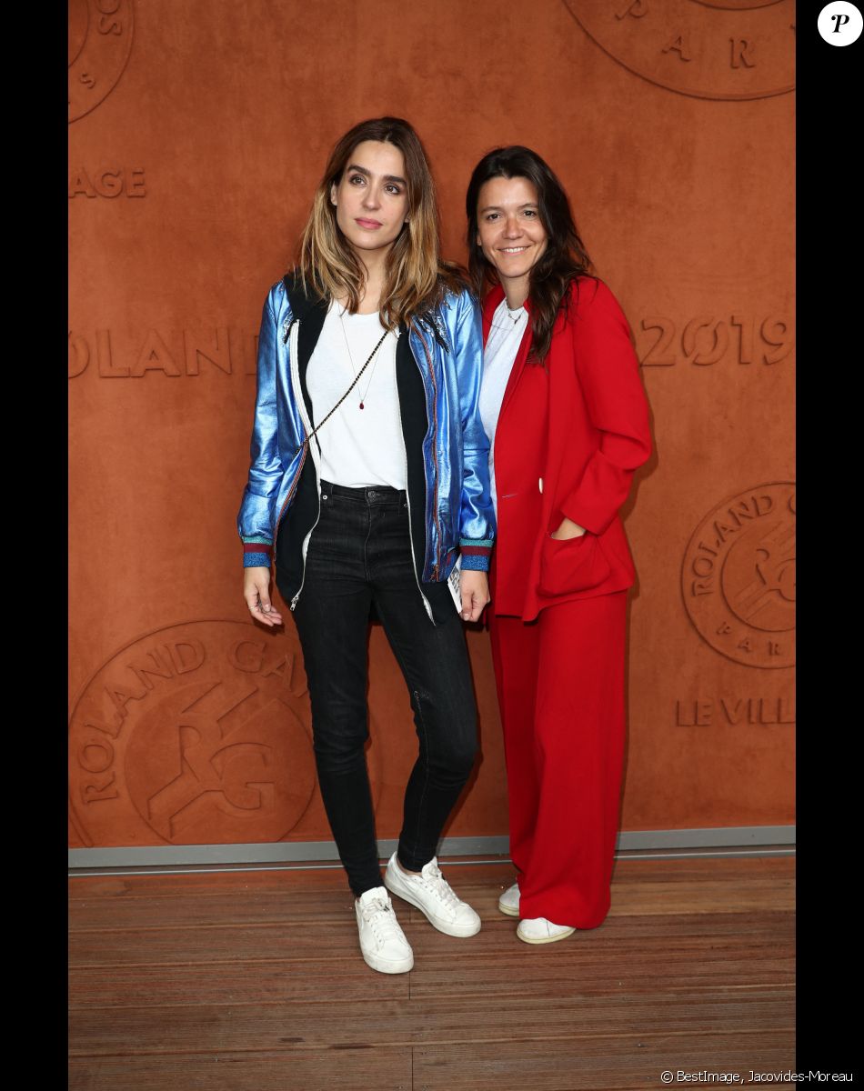 Victoria Olloqui et Hortense d'Esteve au village lors des internationaux de tennis de Roland-Garros à Paris, le 30 mai 2019. © Jacovides-Moreau/Bestimage