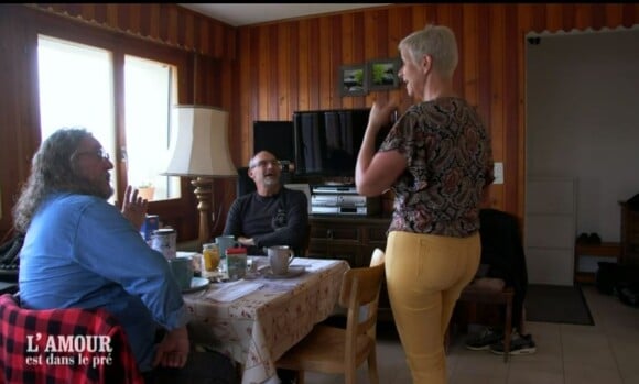 Paulette et ses prétendants Dan et Bruno, lors de l'épisode de "L'amour est dans le pré 2021" du 25 octobre, sur M6