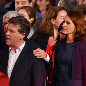 Arnaud Montebourg et Aurélie Filippetti lors du meeting de Benoît Hamon, candidat du Parti Socialiste (PS) à l'élection présidentielle 2017, à l'AccorHotels Arena de Paris, France, le 19 mars 2017.