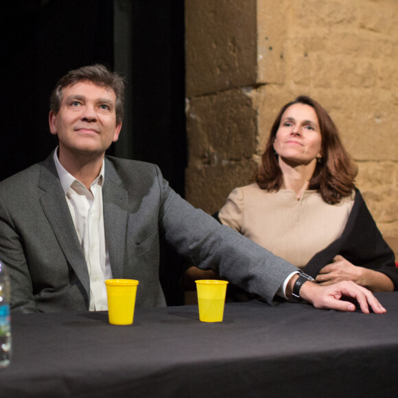 Le candidat à la primaire du Parti Socialiste pour les élections présidentielles Arnaud Montebourg et sa compagne Aurélie Filippetti visitent le théâtre Espace 44 à Lyon, le 10 novembre 2016. © Vincent Dargent/Bestimage 