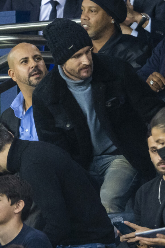 Philippe Lacheau, Ronaldinho - People au Match de Ligue de champions Psg (3) - Leipzig (2) au Parc des Princes à Paris le 19 octobre 2021. © Cyril Moreau/Bestimage