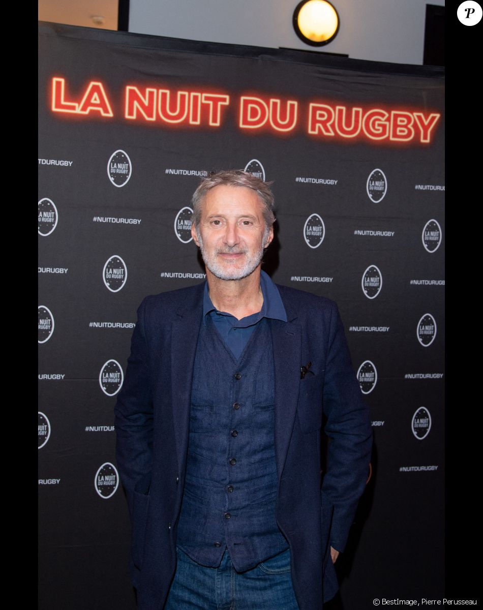 Antoine de Caunes lors de la 17ème Nuit du Rugby à l'Olympia à Paris le 27 septembre 2021. © Pierre Perusseau / Bestimage