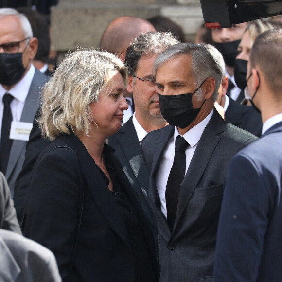 Luana et Paul Belmondo - Obsèques de Jean-Paul Belmondo en l'église Saint-Germain-des-Prés, à Paris le 10 septembre 2021. © Dominique Jacovides / Bestimage