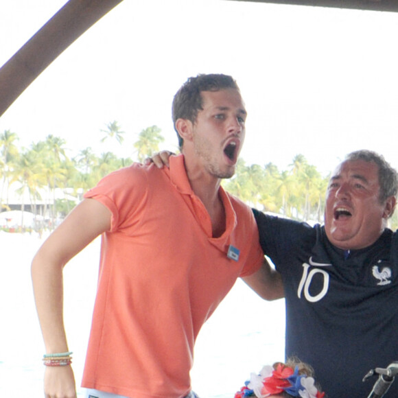 Exclusif - Fabien Onteniente et Victor Belmondo - Les acteurs du film "All Inclusive" fête la victoire de la France lors de la demi-finale de la Coupe de Monde de football en Guadeloupe. Le 10 juillet 2018 © Daniel Angeli / Bestimage