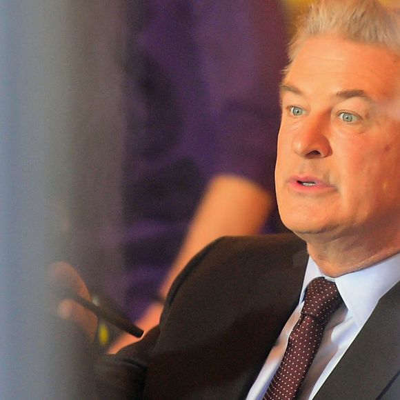 Exclusif - Alec Baldwin, Christian Slater et AnnaSophia Robb se retrouvent sur le tournage de la série "Dr Death" à New York le 9 février 2021. 