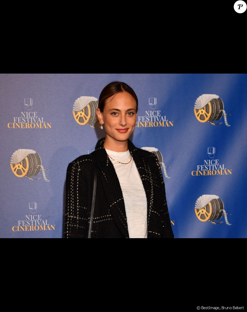 Nora Arnezeder lors de la quatrième soirée de la 3ème édition du Festival Cinéroman à Nice, France, le 23 octobre 2021. © Bruno Bebert/Bestimage