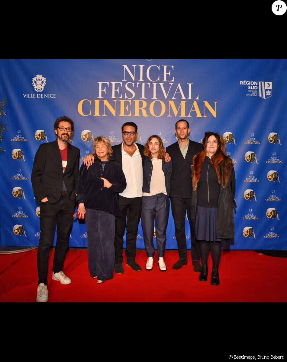 David Foenkinos, Danièle Thompson, Nicolas Bedos, le président du Jury du Festival, Lou De Laâge, Benjamin Lavernhe et Agnès Jaoui lors de la quatrième soirée de la 3ème édition du Festival Cinéroman à Nice, France, le 23 octobre 2021. © Bruno Bebert/Bestimage