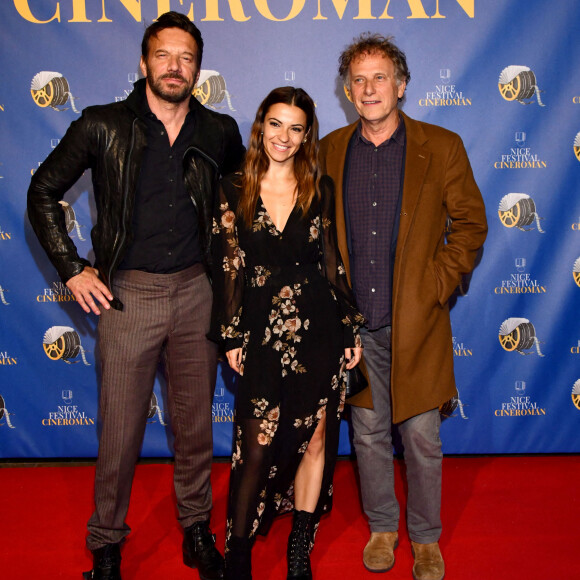 Samuel Le Bihan, Denitsa Ikonomova et Charles Berling lors de la quatrième soirée de la 3ème édition du Festival Cinéroman à Nice, France, le 23 octobre 2021. © Bruno Bebert/Bestimage 