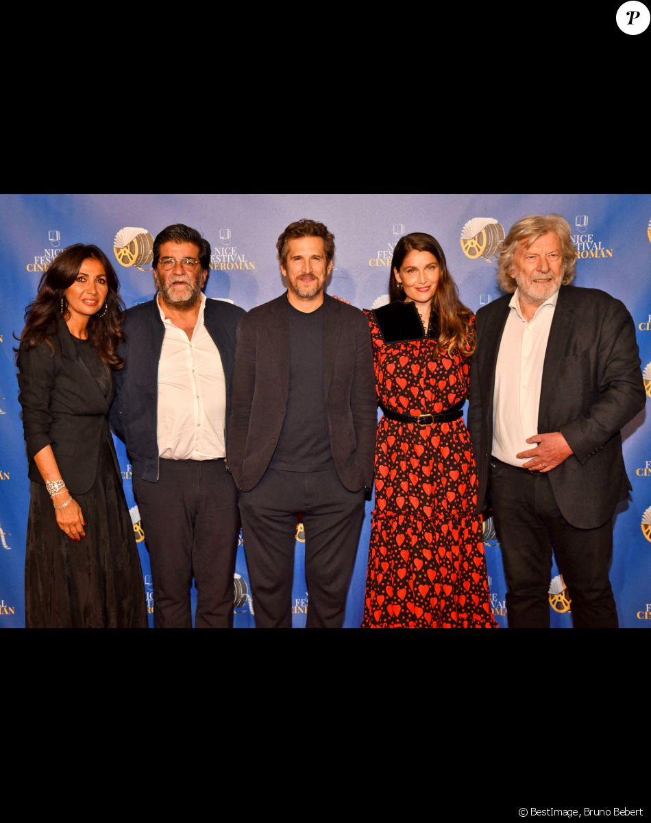 Nathalie Benoin, l'organisatrice du Festival, Alain Attal, le producteur du film, Guillaume Canet, Laetitia Casta et c pour la présentation en avant première du film "Lui" lors de la quatrième soirée de la 3ème édition du Festival Cinéroman à Nice, France, le 23 octobre 2021. © Bruno Bebert/Bestimage
