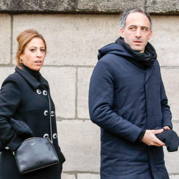 Léa Salamé et son compagnon Raphaël Glucksmann - Obsèques de Sébastien Demorand à la Coupole du crématorium du cimetière du Père-Lachaise à Paris, le 31 janvier 2020.