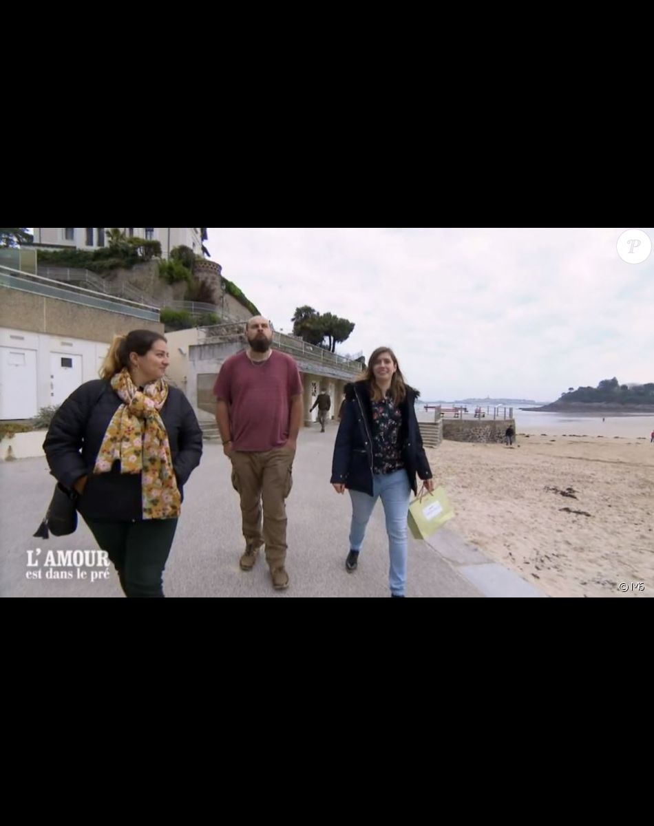 Valentin avec ses prétendantes Charley et Natacha lors de l'épisode de "L'amour est dans le pré 2021" du 1er novembre, sur M6