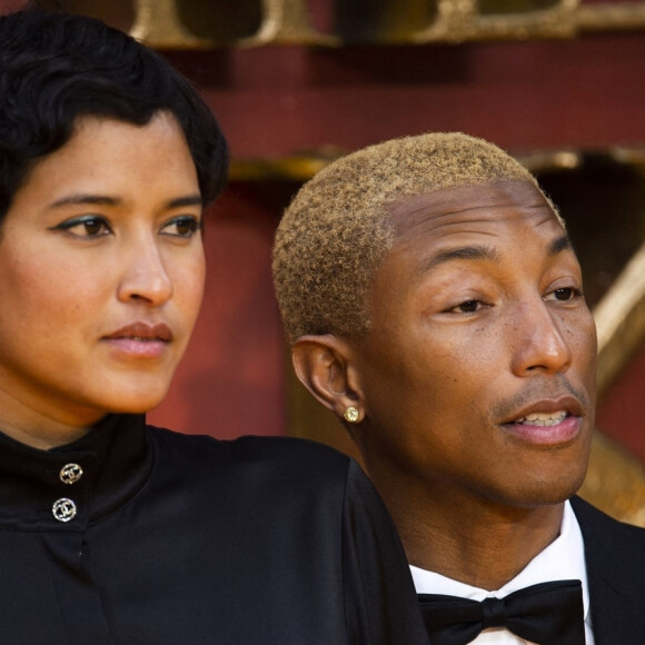 Pharrell Williams et sa femme Helen Lasichanh à la première du film "Le Roi Lion" au cinéma Odeon Luxe Leicester Square à Londres, le 14 juillet 2019.