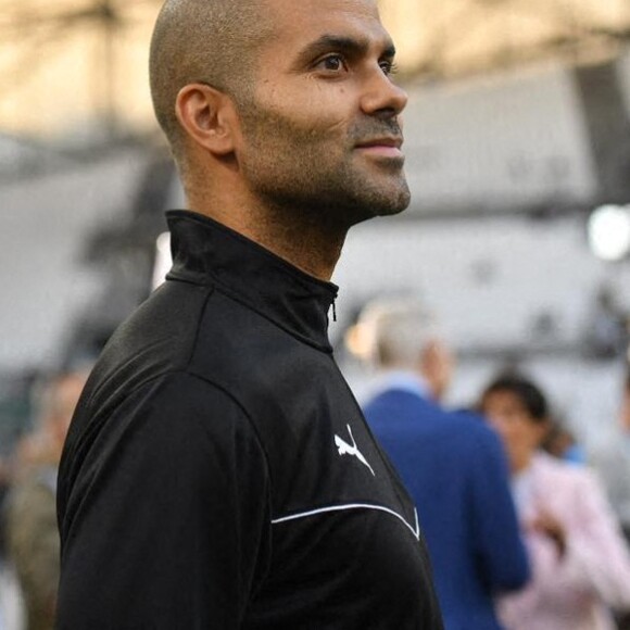 Tony Parker - Match des héros entre l'équipe OM Legends et l'équipe UNICEF au stade Orange Velodrome à Marseille le 13 octobre 2021. Soutenu par la Fondation D. Drogba, Orange et l'Olympique de Marseille, l'Unicef a organisé cette rencontre afin de financer un projet d'accès à l'éducation en Côte d'Ivoire. La Team OM de légende s'impose 7-4 au stade Vélodrome face à la Team Unicef. © Caroline Dutrey/Alexis Paul via Bestimage