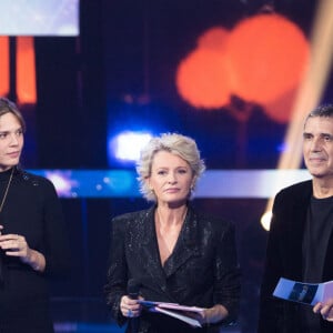 Laurence Tiennot-Herment, Jean-Paul Rouve, Vanille Clerc enceinte, Sophie Davant, Julien Clerc, Nagui - 33e édition du Téléthon au Parc de la Villette à Paris le 7 décembre 2019. © Tiziano Da Silva/Bestimage