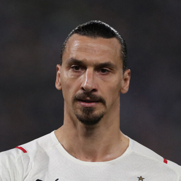 Zlatan Ibrahimovic (AC Milan) lors du match de Serie A opposant le Bologna FC à l' AC Milan au stade Renato-Dall'Ara à Bologne, Italie, le 23 octobre 2021. Milan a gagné 4-2. © Jonathan Moscrop/Sportimage/Cal Sport Media/Zuma Press/Bestimage