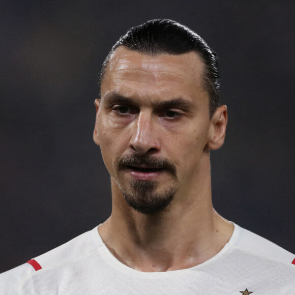 Zlatan Ibrahimovic (AC Milan) lors du match de Serie A opposant le Bologna FC à l' AC Milan au stade Renato-Dall'Ara à Bologne, Italie, le 23 octobre 2021. Milan a gagné 4-2. © Jonathan Moscrop/Sportimage/Cal Sport Media/Zuma Press/Bestimage