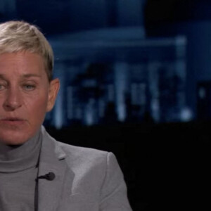 Jimmy Kimmel évite le scandale en recevant Ellen DeGeneres dans son émission "Jimmy Kimmel Live" sans lui parler des rumeurs de mauvais traitements infligé à son personnel dont elle a fait l'objet à l'été 2020. Los Angeles. Le 21 avril 2021.