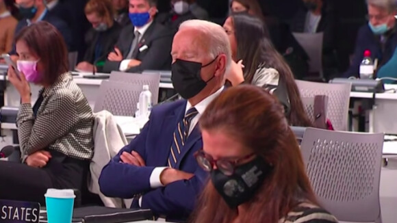 Joe Biden s'endort durant la COP26 : Donald Trump le ridiculise