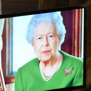 La reine Elisabeth II d'Angleterre s'adresse aux leaders mondiaux lors de la réception royale au Musée Kelvingrove dans le cadre de la journée du Sommet des leaders mondiaux COP26 à Glasgow le 1er novembre 2021. 