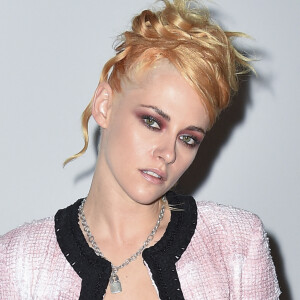 Kristen Stewart au front row du défilé de mode Chanel lors de la Fashion Week printemps/été 2022 à Paris, France, le 5 octobre 2021. © Olivier Borde/Bestimage 