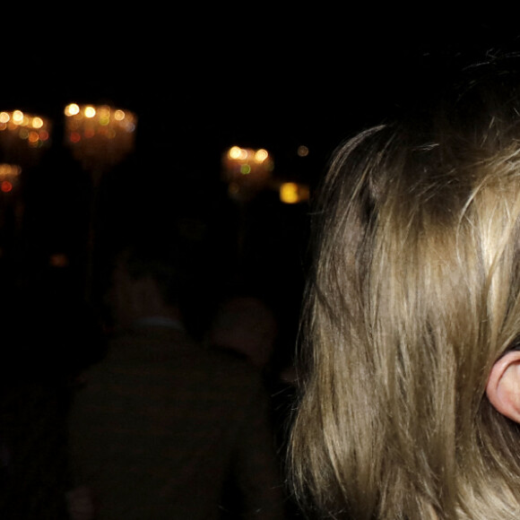 Sandrine Bonnaire et son compagnon Eric Truffaz - Concert de Nicoletta, à l'occasion de ses 50 ans de carrière, au Lido à Paris. Le 4 novembre 2021. © Cédric Perrin / Bestimage