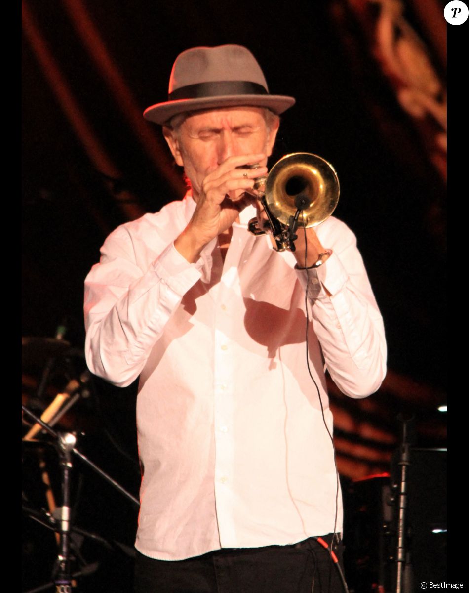 Eric Truffaz - Concert de Nicoletta, à l'occasion de ses 50 ans de carrière, au Lido à Paris. Le 4 novembre 2021.