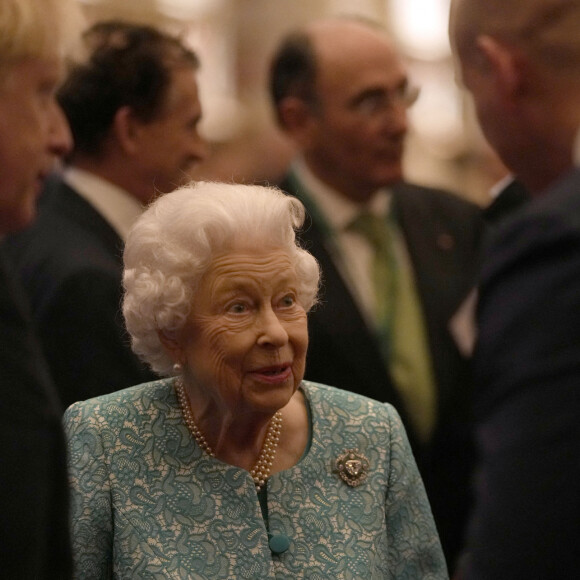 La reine Elisabeth II d'Angleterre et Boris Johnson (Premier ministre du Royaume-Uni) - Réception du "Global Investment Conference" au château de Windsor, le 19 octobre 2021.