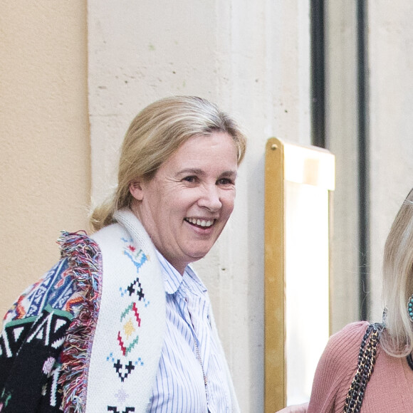 Laeticia Hallyday, Sébastien Farran, Isabelle Camus ont déjeuné ensemble au restaurant Joia de Hélène Darroze à Paris. Le 8 octobre 2018