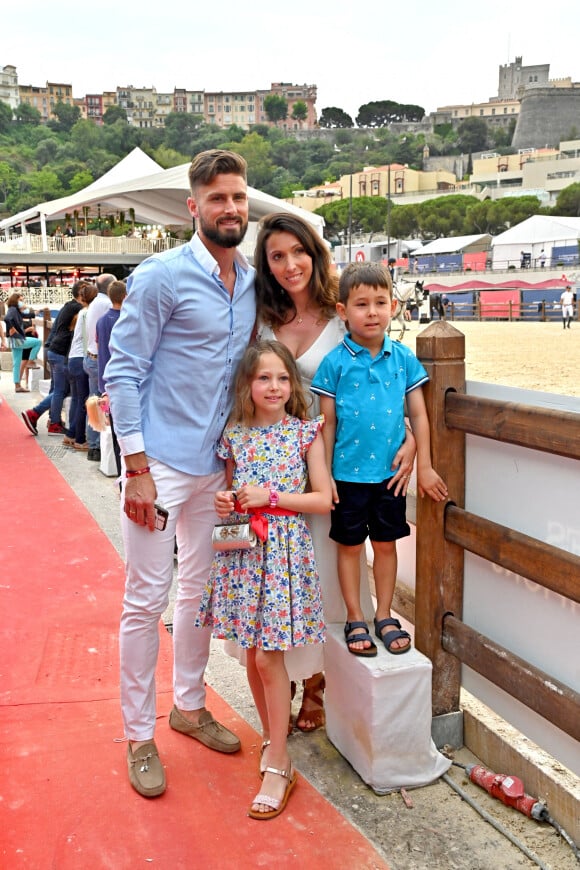 Olivier Giroud en famille avec sa femme Jennifer et leurs deux enfants, Jade et Evan, assistent à la remise du prix du Prince Souverain lors de la dernière journée de la 15ème édition du Longines Global Champions Tour Jumping International de Monaco, qui a lieu sur le port Hercule à Monaco. Monaco, le 3 juillet 2021. © Bruno Bébert/Bestimage