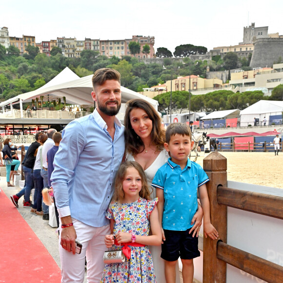 Olivier Giroud en famille avec sa femme Jennifer et leurs deux enfants, Jade et Evan, assistent à la remise du prix du Prince Souverain lors de la dernière journée de la 15ème édition du Longines Global Champions Tour Jumping International de Monaco, qui a lieu sur le port Hercule à Monaco. Monaco, le 3 juillet 2021. © Bruno Bébert/Bestimage