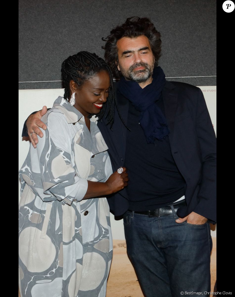 Aïssa Maïga et son mari Géraud - Avant-première du film "Marcher sur l'eau" au Mk2 Odéon à Paris, le 8 novembre 2021. © Christophe Clovis/Bestimage
