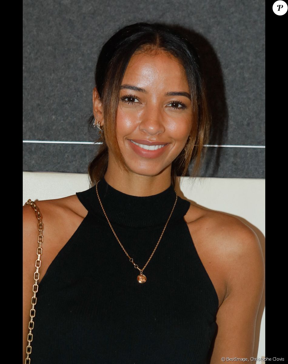 Flora Coquerel - Avant-première du film "Marcher sur l'eau" au Mk2 Odéon à Paris, le 8 novembre 2021. © Christophe Clovis/Bestimage