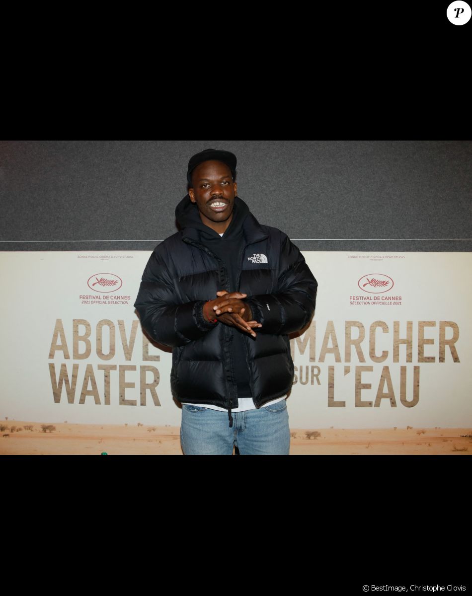 Jean-Pascal Zadi - Avant-première du film "Marcher sur l'eau" au Mk2 Odéon à Paris, le 8 novembre 2021. © Christophe Clovis/Bestimage