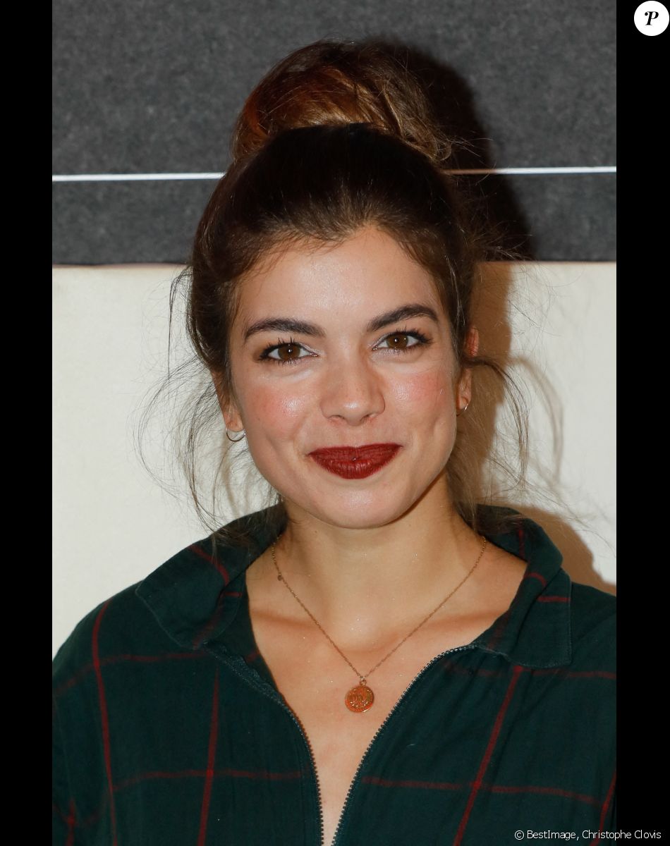 Anaïs Parello - Avant-première du film "Marcher sur l'eau" au Mk2 Odéon à Paris, le 8 novembre 2021. © Christophe Clovis/Bestimage