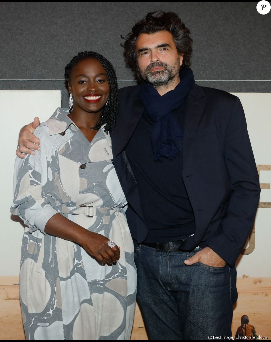 Aïssa Maïga et son mari Géraud - Avant-première du film "Marcher sur l'eau" au Mk2 Odéon à Paris, le 8 novembre 2021. © Christophe Clovis/Bestimage