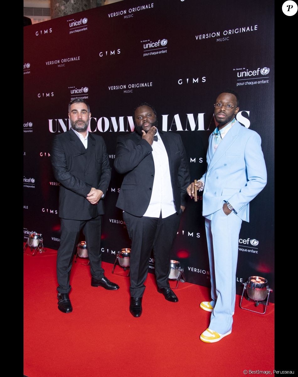 Jacques Saadia, Bedjik et son frère Dadju au photocall de la soirée "Unis comme jamais" au profit de l'Unicef, au pavillon Cambon à Paris. Le 8 novembre 2021. © Pierre Perusseau / Bestimage