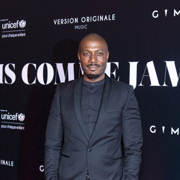 Harry Roselmack au photocall de la soirée "Unis comme jamais" au profit de l'Unicef, au pavillon Cambon à Paris. Le 8 novembre 2021. Le chanteur Gims a récolté 1 500 000 € ! Généreux comme Jamais… c’est le nom de clôture que devrait porter le gala de charité initié par l’artiste GIMS et dont tous les fonds récoltés ont été reversé à l’association Unicef France. L’évènement, organisé par Version Originale (dirigé par J.Saadia) et INDIFFERENCE PROD (S.Boussif, manager de l’artiste), a été l’occasion de dévoiler au grand jour le partenariat entre la maison Audemars Piguet et l’artiste ainsi que sa volonté d’aider les enfants en Afrique. © Pierre Perusseau / Bestimage  Unicef party "Unis comme jamais" in Paris. On november 8th 2021 