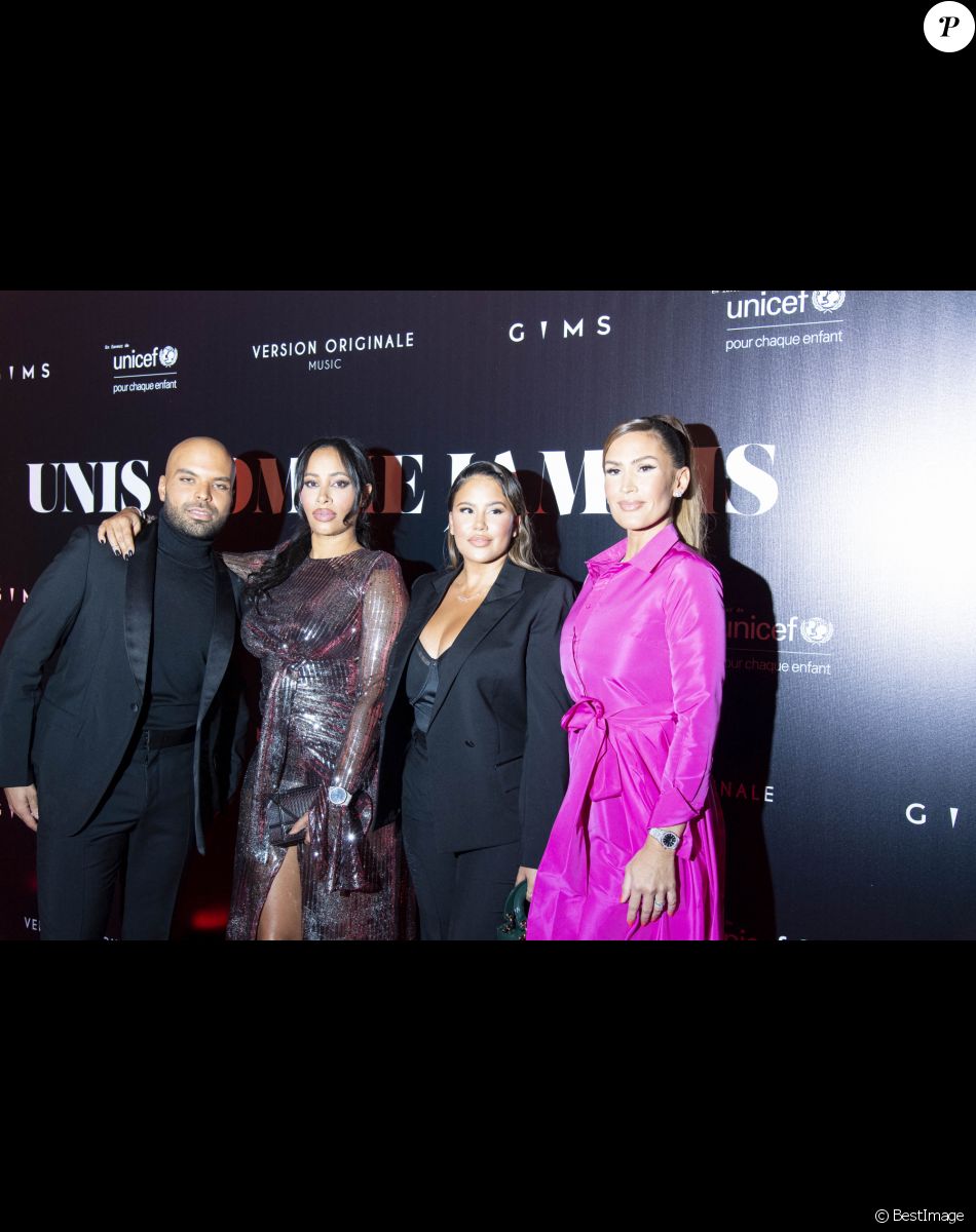 Saïd Boussif, DemDem, guest, Vitaa au photocall de la soirée "Unis comme jamais" au profit de l'Unicef, au pavillon Cambon à Paris. Le 8 novembre 2021. Le chanteur Gims a récolté 1 500 000 € ! Généreux comme Jamais… c’est le nom de clôture que devrait porter le gala de charité initié par l’artiste GIMS et dont tous les fonds récoltés ont été reversé à l’association Unicef France. L’évènement, organisé par Version Originale (dirigé par J.Saadia) et INDIFFERENCE PROD (S.Boussif, manager de l’artiste), a été l’occasion de dévoiler au grand jour le partenariat entre la maison Audemars Piguet et l’artiste ainsi que sa volonté d’aider les enfants en Afrique. © Pierre Perusseau / Bestimage Unicef party "Unis comme jamais" in Paris. On november 8th 2021