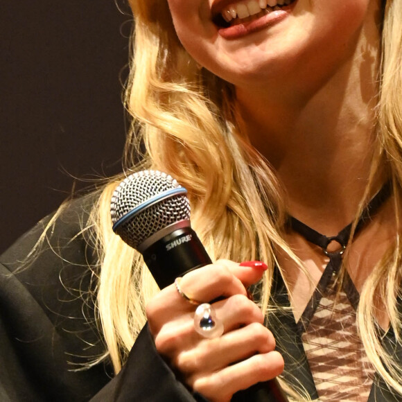 Angèle Van Laeken - Avant-première du documentaire Netflix "Angèle" au Grand Rex à Paris le 9 novembre 2021. © Coadic Guirec/Bestimage