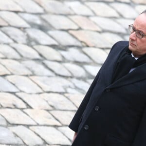 François Hollande - Hommage national aux victimes des attentats dans la cour d'honneur des Invalides à Paris le 27 novembre 2015.