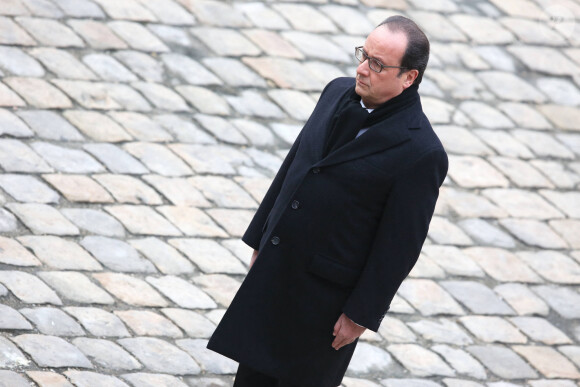 François Hollande - Hommage national aux victimes des attentats dans la cour d'honneur des Invalides à Paris le 27 novembre 2015.