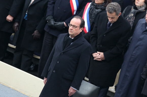François Hollande, Nicolas Sarkozy - Hommage national aux victimes des attentats dans la cour d'honneur des Invalides à Paris le 27 novembre 2015. © Dominique Jacovides / Bestimage