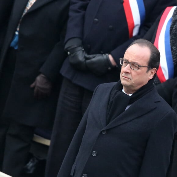 François Hollande, Nicolas Sarkozy - Hommage national aux victimes des attentats dans la cour d'honneur des Invalides à Paris le 27 novembre 2015. © Dominique Jacovides / Bestimage