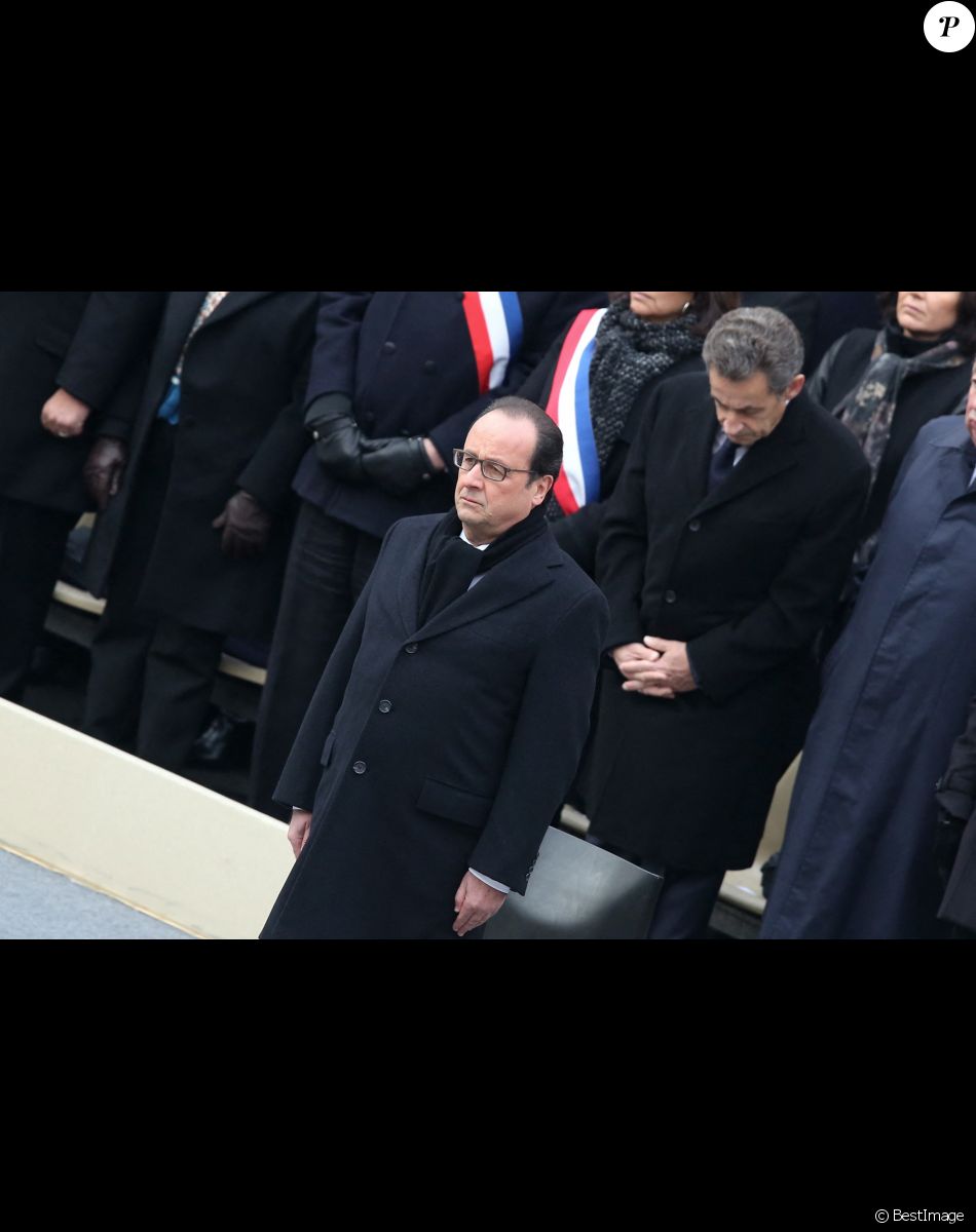 François Hollande, Nicolas Sarkozy - Hommage national aux victimes des attentats dans la cour d'honneur des Invalides à Paris le 27 novembre 2015. © Dominique Jacovides / Bestimage