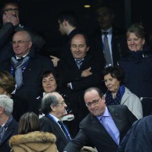 Le président François Hollande était accompagné du ministre allemand des Affaires étrangères, Frank-Walter Steinmeier au match France-Allemagne avant d'être exfiltré après les explosions à l'extérieur du Stade de France, à Saint-Denis, le 13 novembre 2015 © Cyril Moreau / Bestimage