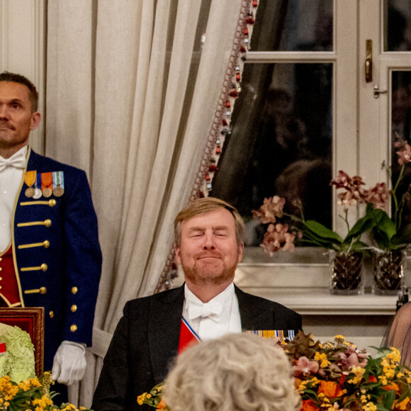 La reine Sonja, le roi Willem Alexander, la reine Maxima, le roi Harald lors du dîner d'état au palais royal à Oslo pour la visite du couple royal des Pays-Bas en Norvège le 9 novembre 2021.
