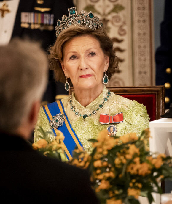 La reine Sonja de Norvège - Dîner d'état au palais royal à Oslo en l'honneur de la visite du roi et de la reine des Pays-Bas en Norvège le 9 novembre 2021.