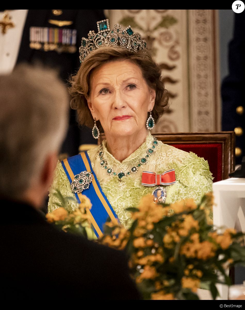 La reine Sonja de Norvège - Dîner d'état au palais royal à Oslo en l'honneur de la visite du roi et de la reine des Pays-Bas en Norvège le 9 novembre 2021.