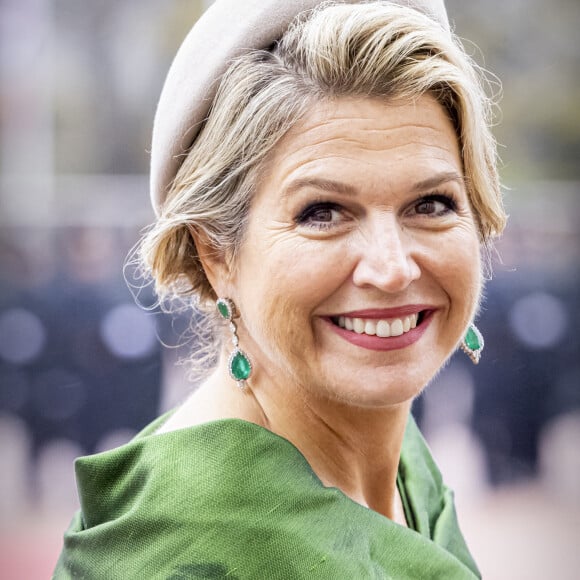 Le roi Harald V et la reine Sonja de Norvège, Le roi Willem-Alexander et la reine Maxima des Pays-Bas, la princesse Mette-Marit de Norvège - Cérémonie de bienvenue devant le Palais Royal dans le cadre de la visite d'État de trois jours du couple royal néerlandais en Norvège. Oslo. Le 9 novembre 2021.